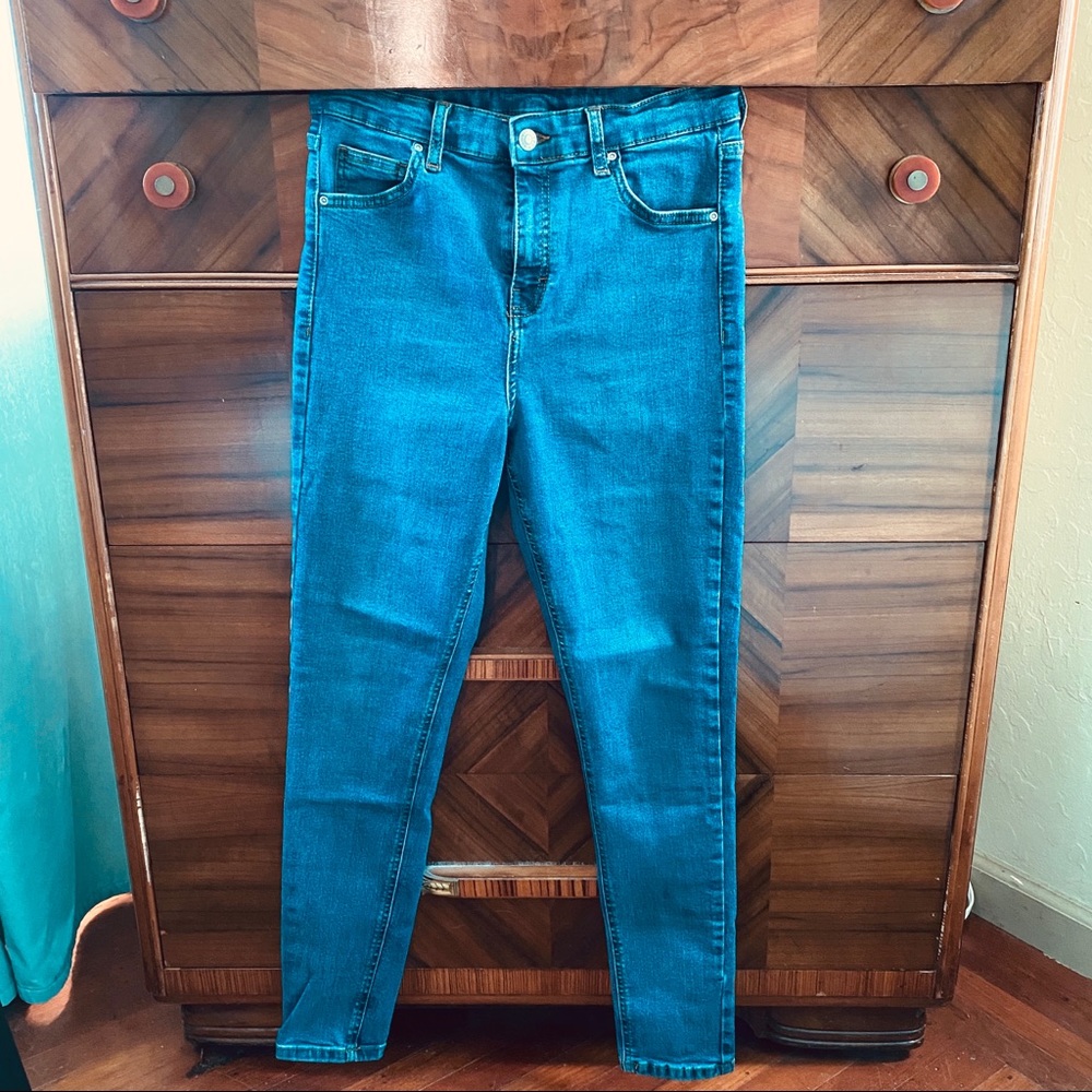 Super cute no-label Topshop Moto jeans!